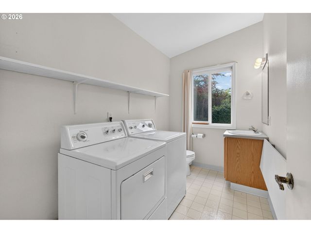 11041 Sw 45TH Ave, Portland, OR 97219