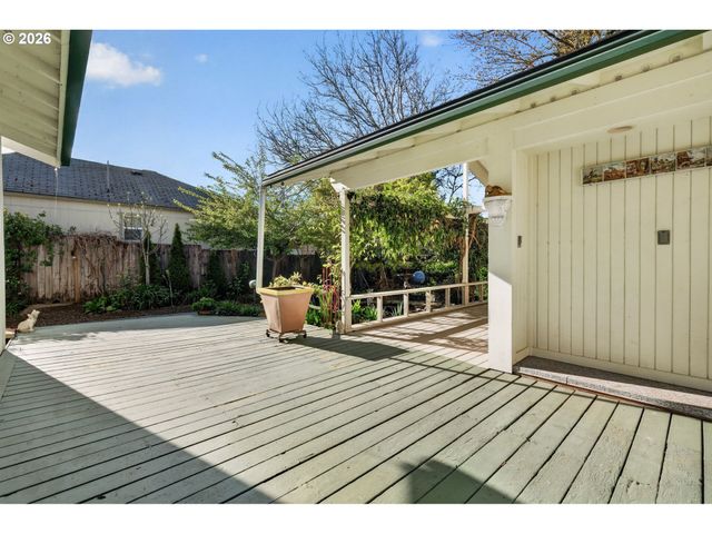 11041 Sw 45TH Ave, Portland, OR 97219