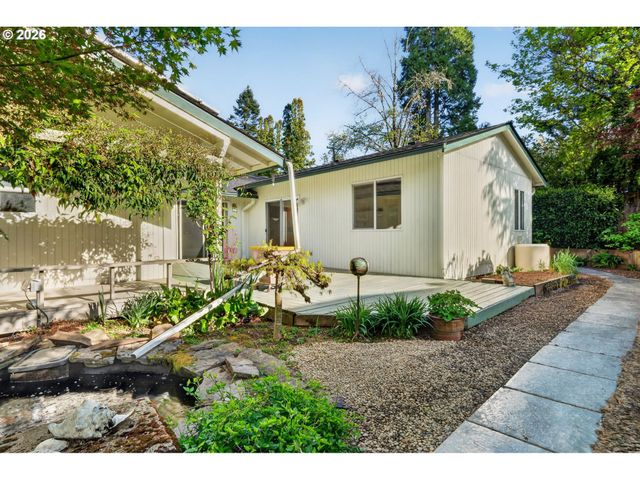 11041 Sw 45TH Ave, Portland, OR 97219