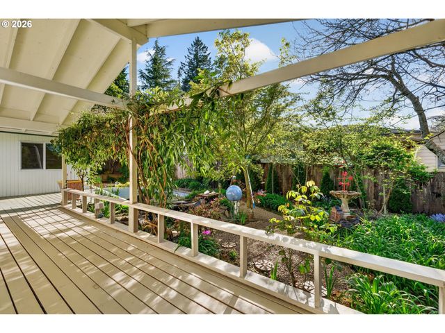 11041 Sw 45TH Ave, Portland, OR 97219