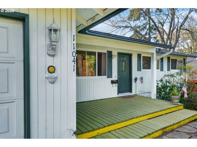 11041 Sw 45TH Ave, Portland, OR 97219