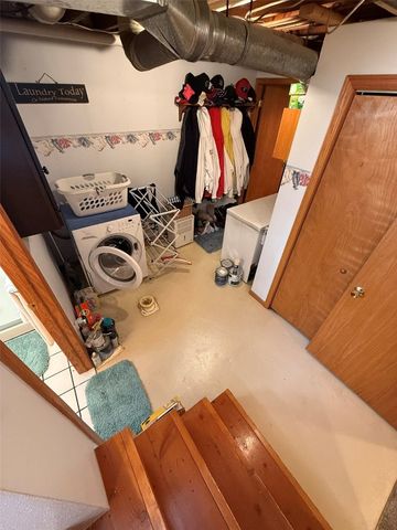 812 E 9th Street, Vinton, IA 52349