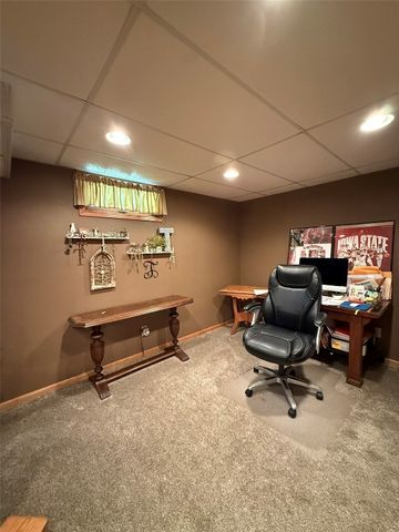 812 E 9th Street, Vinton, IA 52349