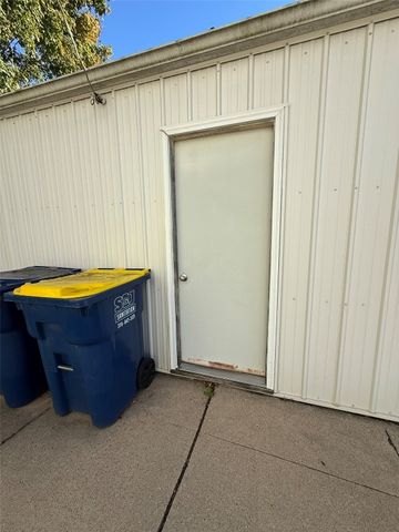 812 E 9th Street, Vinton, IA 52349