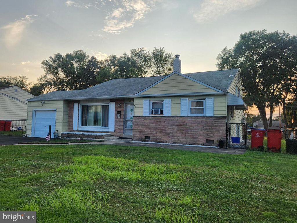 210 BARBARA LN, Warminster, PA 18974