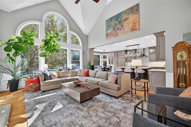 5109 Parkwood Oaks Lane, Smyrna, GA 30126