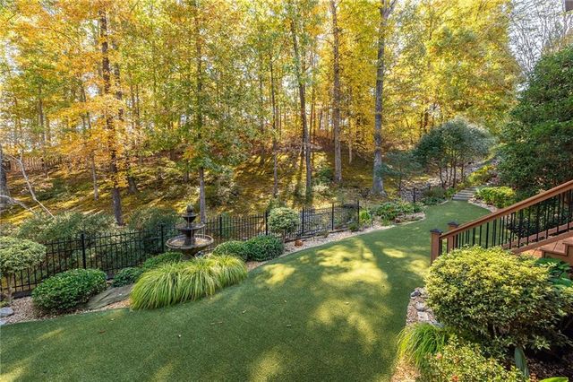 5109 Parkwood Oaks Lane, Smyrna, GA 30126