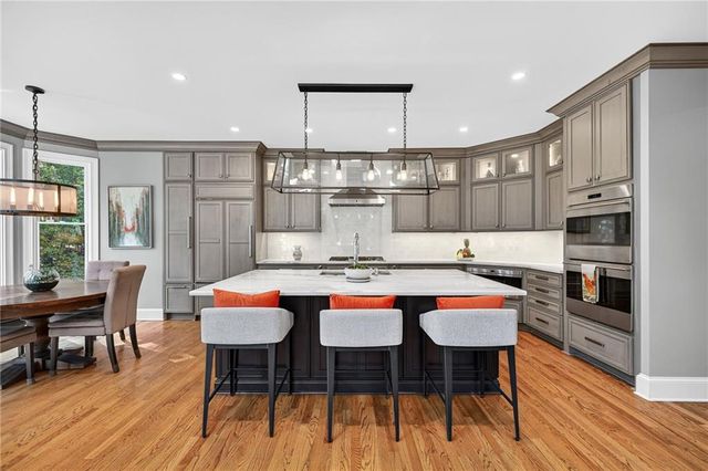 5109 Parkwood Oaks Lane, Smyrna, GA 30126