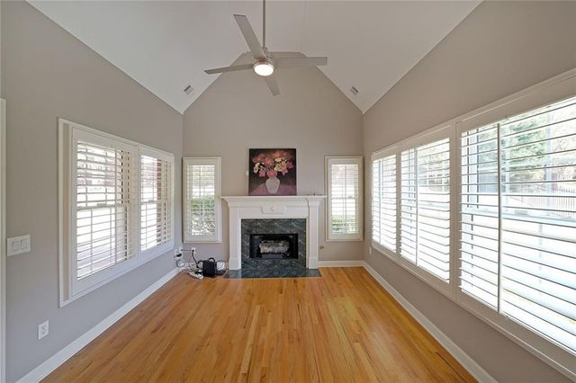 1610 Glenhurst Drive, Snellville, GA 30078