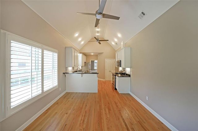 1610 Glenhurst Drive, Snellville, GA 30078