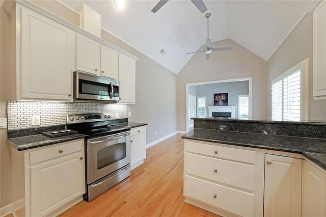 1610 Glenhurst Drive, Snellville, GA 30078