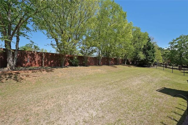 1610 Glenhurst Drive, Snellville, GA 30078