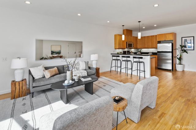 199 Tiffany Avenue 406, San Francisco, CA 94110