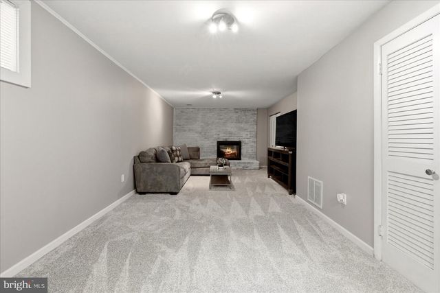 4026 FORGE DR, Woodbridge, VA 22193