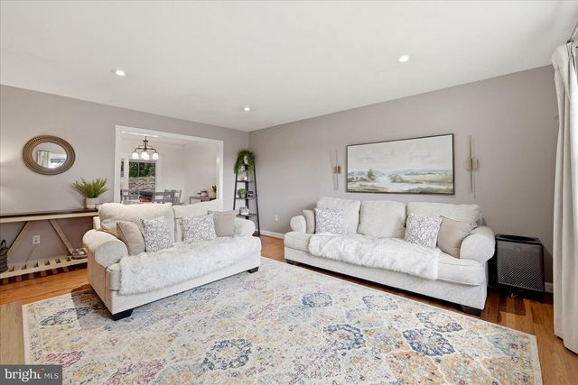 4026 FORGE DR, Woodbridge, VA 22193
