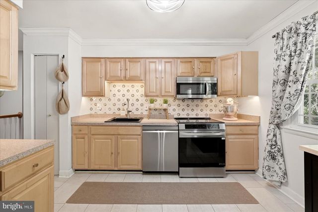 4026 FORGE DR, Woodbridge, VA 22193