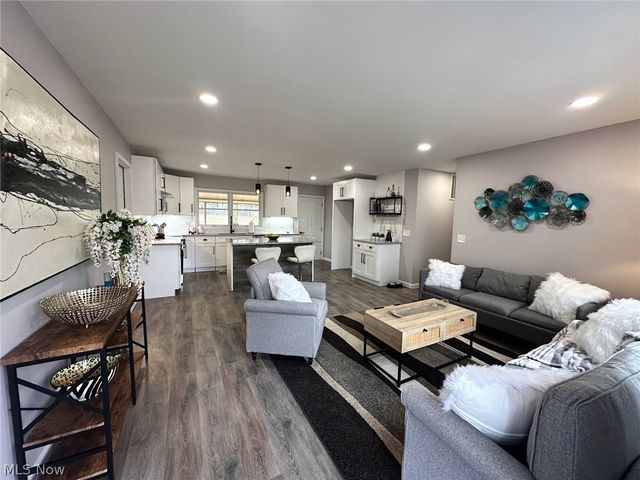 5437 Bartlett Road, Bedford Heights, OH 44146