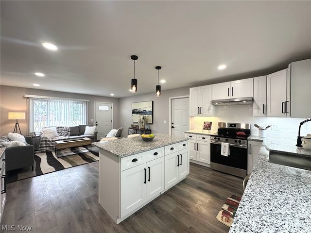 5437 Bartlett Road, Bedford Heights, OH 44146