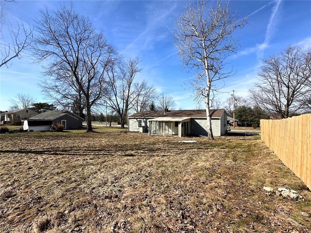 5437 Bartlett Road, Bedford Heights, OH 44146