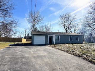 5437 Bartlett Road, Bedford Heights, OH 44146