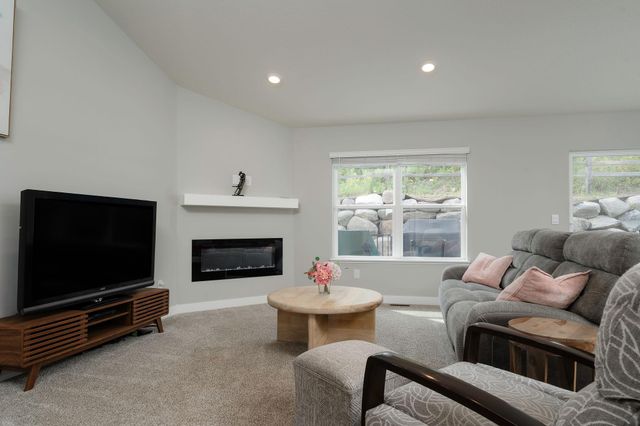 14477 Fernbrook Lane N, Dayton, MN 55327