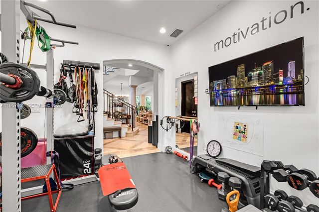 2752 Brickell Ct, Miami, FL 33129