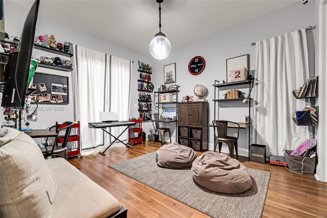 2752 Brickell Ct, Miami, FL 33129