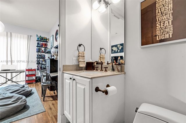 2752 Brickell Ct, Miami, FL 33129