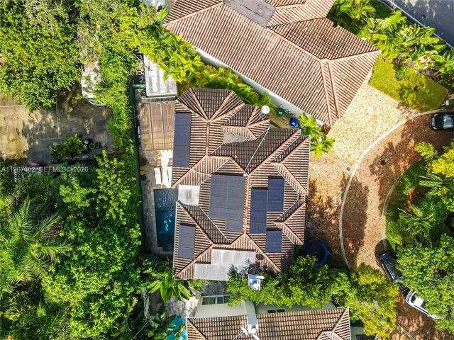 2752 Brickell Ct, Miami, FL 33129