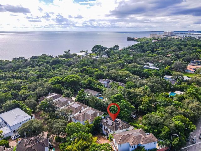 2752 Brickell Ct, Miami, FL 33129