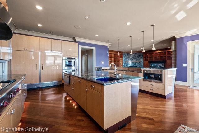 82 CHATEAUX DU LAC, Fenton Charter Township, MI 48430
