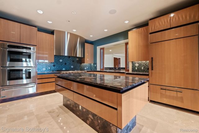 82 CHATEAUX DU LAC, Fenton Charter Township, MI 48430