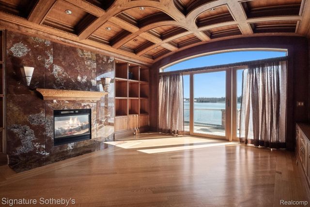 82 CHATEAUX DU LAC, Fenton Charter Township, MI 48430