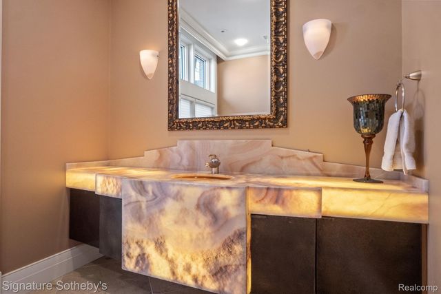 82 CHATEAUX DU LAC, Fenton Charter Township, MI 48430