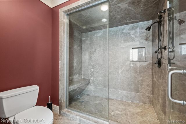 82 CHATEAUX DU LAC, Fenton Charter Township, MI 48430