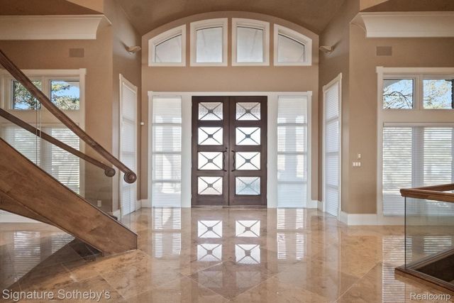 82 CHATEAUX DU LAC, Fenton Charter Township, MI 48430