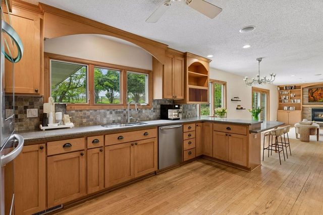 8817 Westmoreland Lane, Saint Louis Park, MN 55426