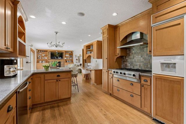 8817 Westmoreland Lane, Saint Louis Park, MN 55426
