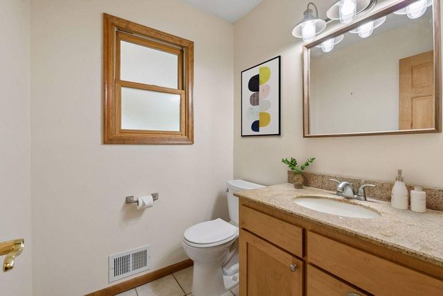 8817 Westmoreland Lane, Saint Louis Park, MN 55426