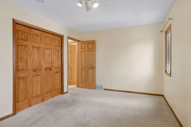 8817 Westmoreland Lane, Saint Louis Park, MN 55426