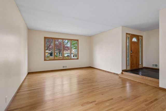 8817 Westmoreland Lane, Saint Louis Park, MN 55426