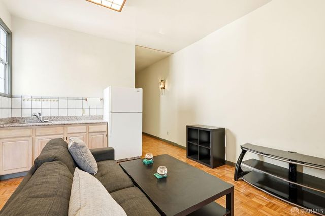 881 Vallejo Street A, San Francisco, CA 94133
