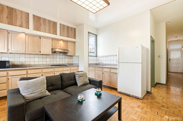 881 Vallejo Street A, San Francisco, CA 94133