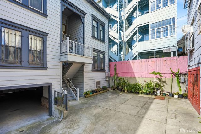 881 Vallejo Street A, San Francisco, CA 94133