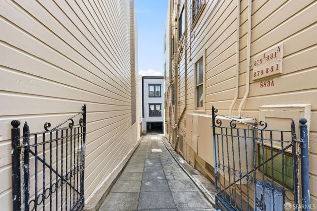 881 Vallejo Street A, San Francisco, CA 94133