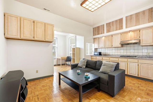 881 Vallejo Street A, San Francisco, CA 94133
