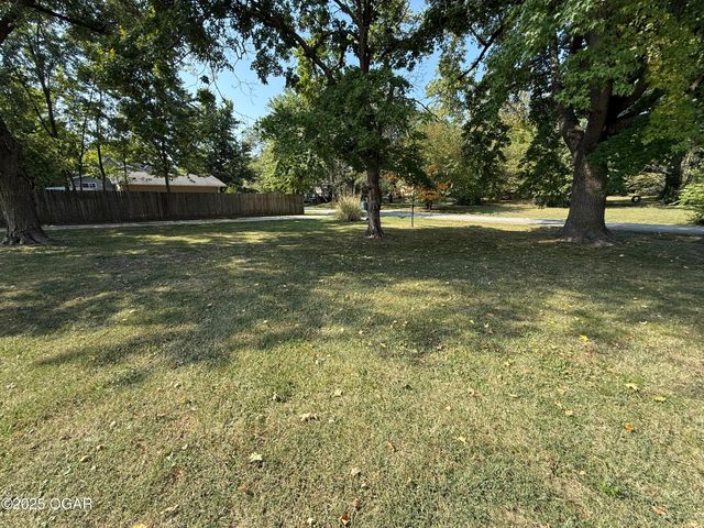 105 N Morgan Street, Diamond, MO 64840