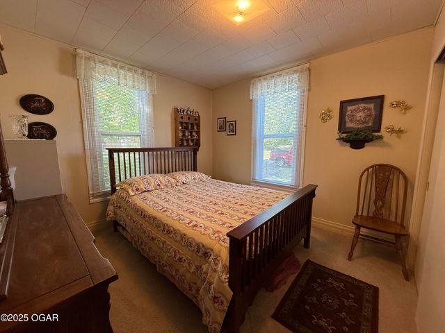 105 N Morgan Street, Diamond, MO 64840