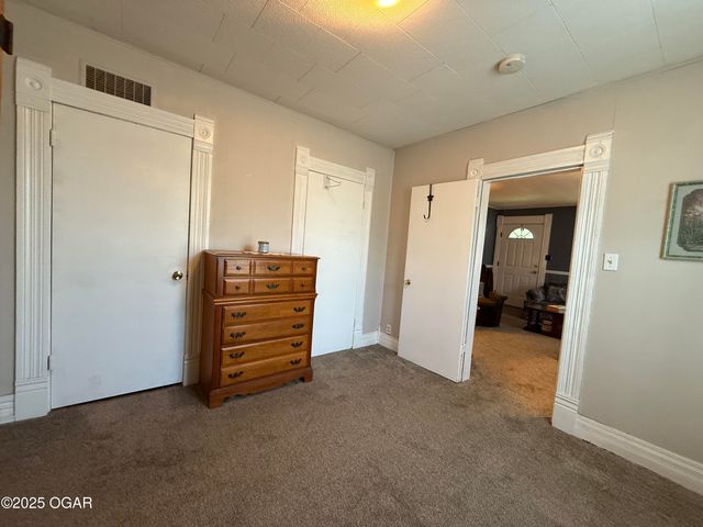 105 N Morgan Street, Diamond, MO 64840