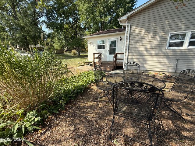 105 N Morgan Street, Diamond, MO 64840